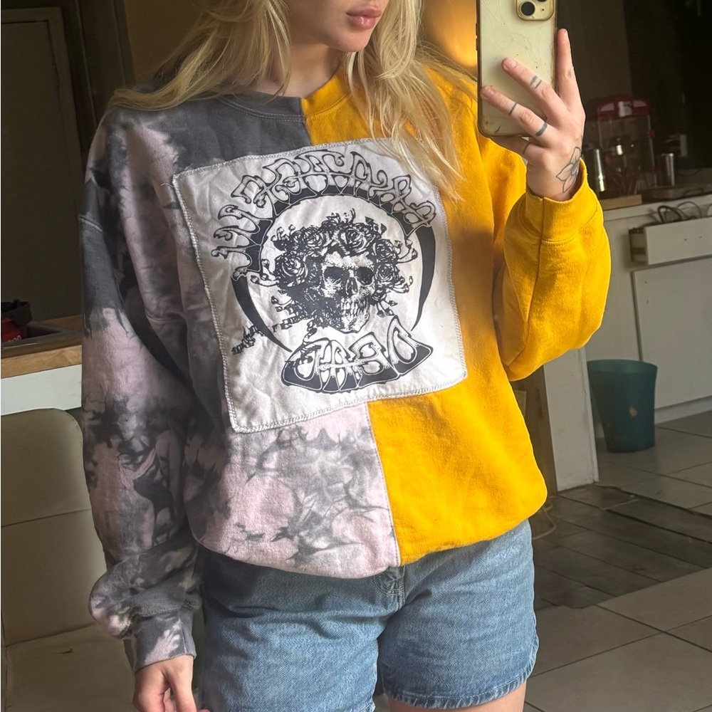 Yellow and Gray Graphic Sweatshirt